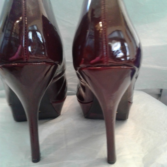 👠 JustFab 'Vanessa' Burgundy Heels 👠 - Picture 5 of 9